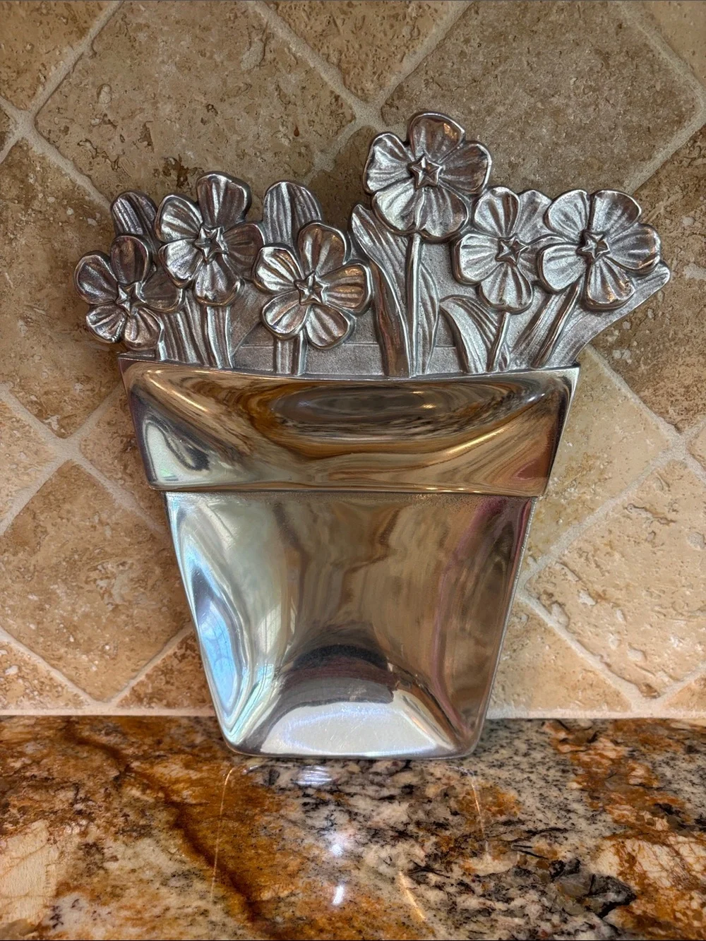 Vintage Mariposa Flower Pot Tray